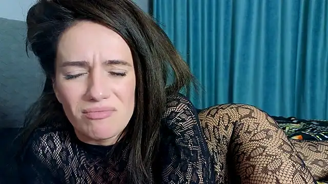 Snapshot of ElizaaXO chatting on 4, 1, 2025 ElizaaXO online show from 4, 1, 2025