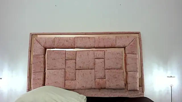 zoee lovv online show from 24, 1, 2025