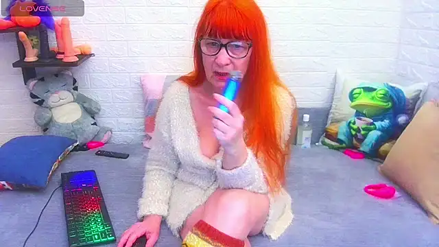 RedHousewife online show from 7, 2, 2026