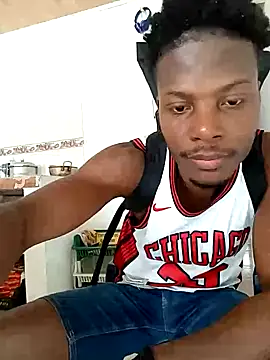 Snapshot of DalianHR33 chatting on 17, 12, 2025 DalianHR33 online show from 17, 12, 2025