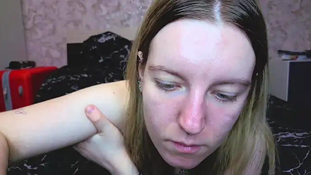 Snapshot of Baiambel_Mi chatting on 21, 11, 2025 Baiambel Mi online show from 21, 11, 2025