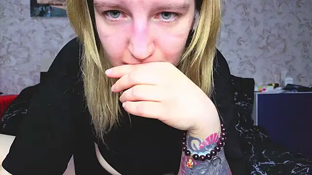 Snapshot of Baiambel_Mi chatting on 25, 11, 2025 Baiambel Mi online show from 25, 11, 2025