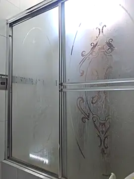 Snapshot of jose5320_20 chatting on 8, 10, 2025 jose5320 20 online show from 8, 10, 2025