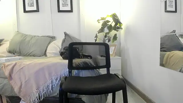 Caroline dh online show from 8, 2, 2026