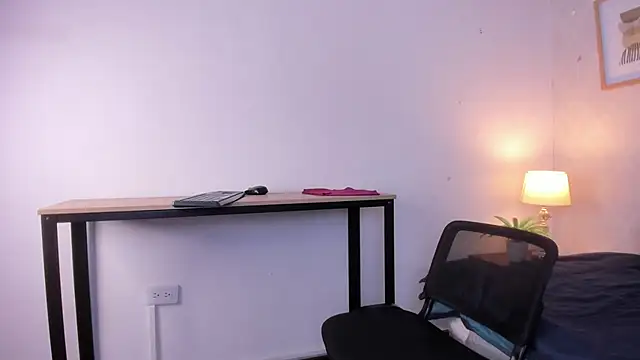 Caroline dh online show from 23, 4, 2026