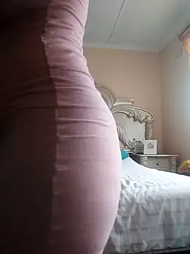 Snapshot of Feathergal69_ chatting on 20, 9, 2025 Feathergal69 online show from 20, 9, 2025