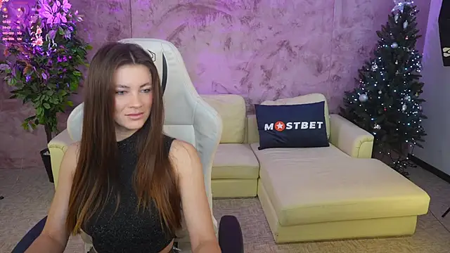 Julia  Star  online show from 7, 1, 2025