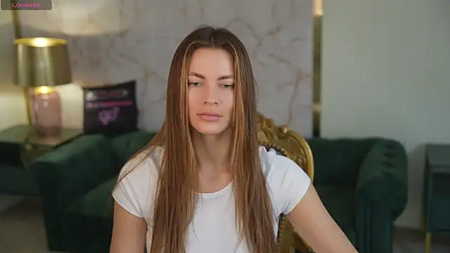 Julia  Star  online show from 26, 5, 2026
