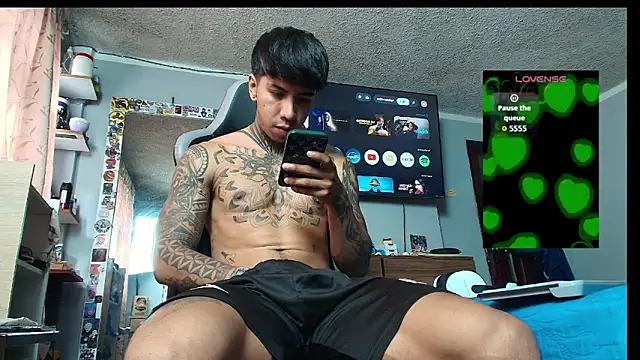 Nickhot0609 online show from 25, 2, 2026