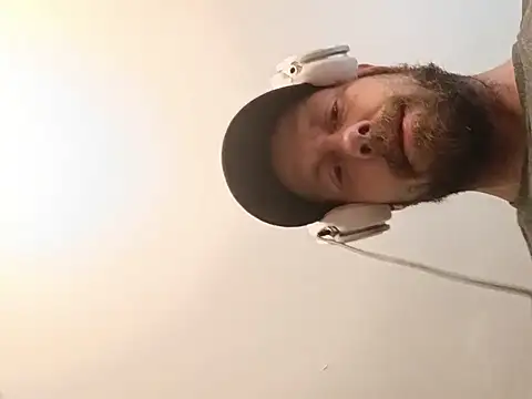 axelongshaft69 online show from 17, 5, 2026
