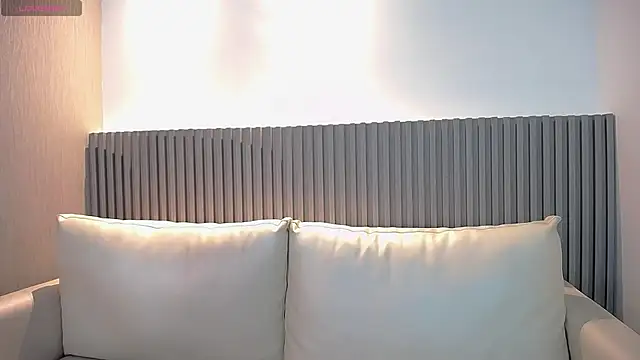 Melodi Roux online show from 26, 4, 2026