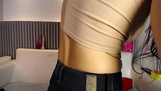 Melodi Roux online show from 27, 4, 2026