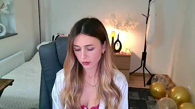 Sophie Enzo online show from 31, 1, 2025