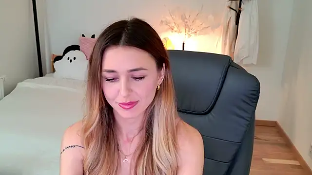 Sophie Enzo online show from 18, 2, 2025