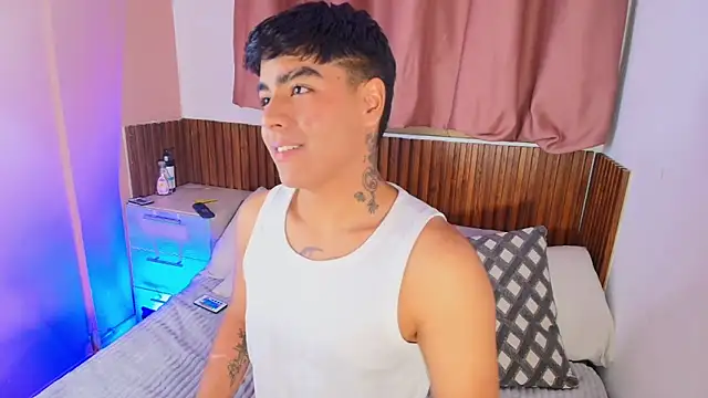 Snapshot of kiing_azahell chatting on 8, 2, 2026 kiing azahell online show from 8, 2, 2026