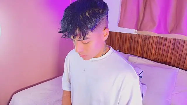 Snapshot of kiing_azahell chatting on 9, 3, 2026 kiing azahell online show from 9, 3, 2026