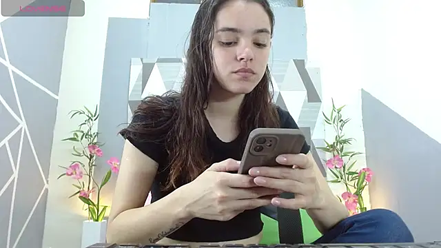 Mia-kalinfa online show from 30, 1, 2025