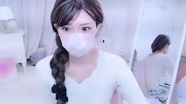 Snapshot of NAMI_s2 chatting on 20, 9, 2025 NAMI s2 online show from 20, 9, 2025