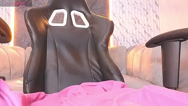 Kitty fox b online show from 29, 4, 2026