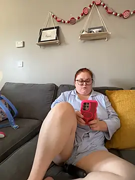 Snapshot of Tallulah-mae-xoxox chatting on 12, 9, 2025 Tallulah-mae-xoxox online show from 12, 9, 2025