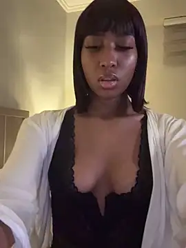 IamCrystal2 online show from 4, 1, 2025