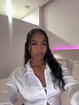 IamCrystal2 online show from 25, 7, 2026