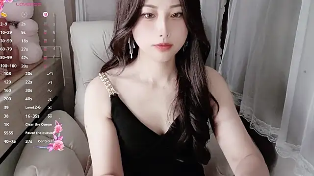 Snapshot of Blossom-666 chatting on 8, 1, 2025 Blossom-666 online show from 8, 1, 2025