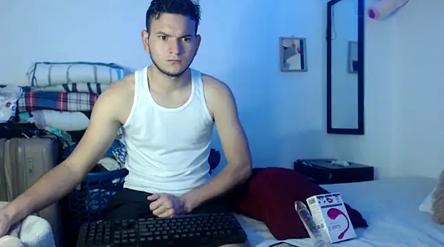 Latin Boy24 online show from 7, 2, 2025