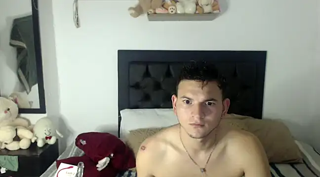 Latin Boy24 online show from 23, 2, 2025