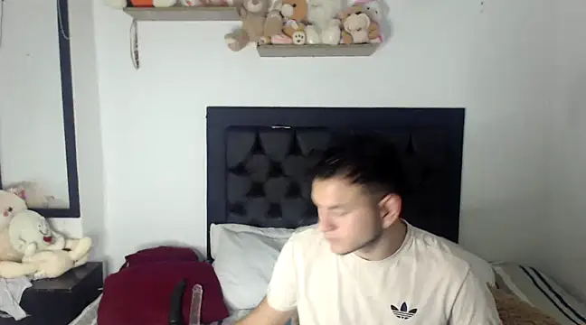 Latin Boy24 online show from 28, 2, 2025