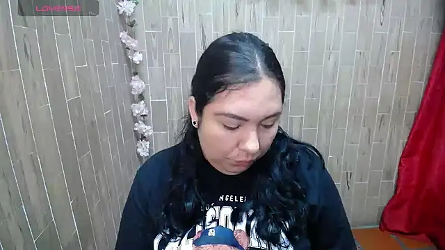 solyeria online show from 25, 4, 2026