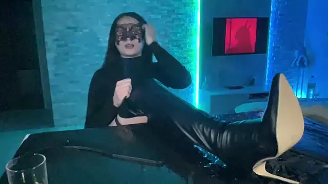 Snapshot of DominaCat75 chatting on 10, 12, 2024 DominaCat75 online show from 10, 12, 2024