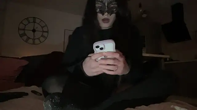 Snapshot of DominaCat75 chatting on 12, 12, 2024 DominaCat75 online show from 12, 12, 2024