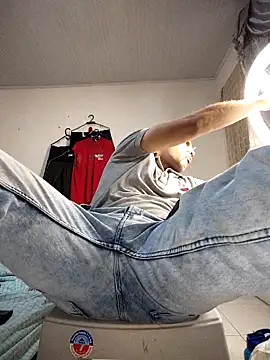 Snapshot of CRISTHIAN_GREY01 chatting on 25, 11, 2025 CRISTHIAN GREY01 online show from 25, 11, 2025