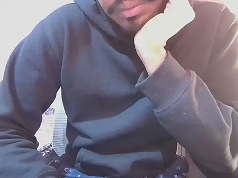 KissesBoyAD online show from 10, 1, 2026