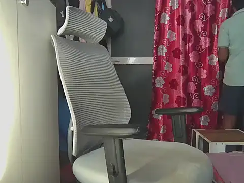 KissesBoyAD online show from 23, 2, 2026