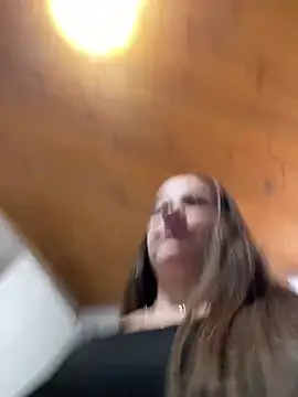 imlindapink online show from 28, 2, 2025