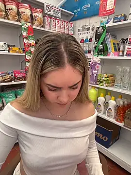 imlindapink online show from 4, 2, 2026