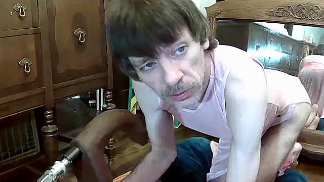 Snapshot of MaxJr8008 chatting on 11, 10, 2025 MaxJr8008 online show from 11, 10, 2025