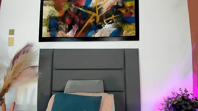 LaraGoldd online show from 9, 3, 2026