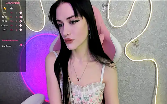 Molly Crystall online show from 20, 4, 2026