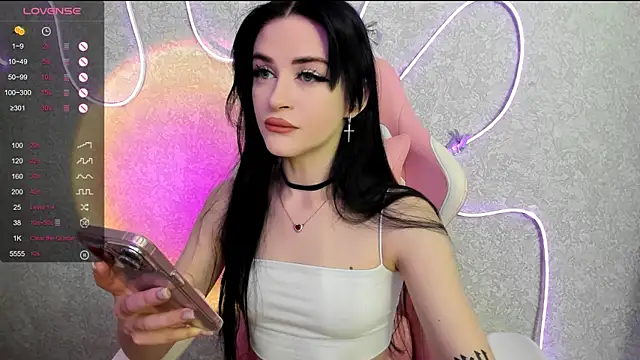 Molly Crystall online show from 11, 6, 2026