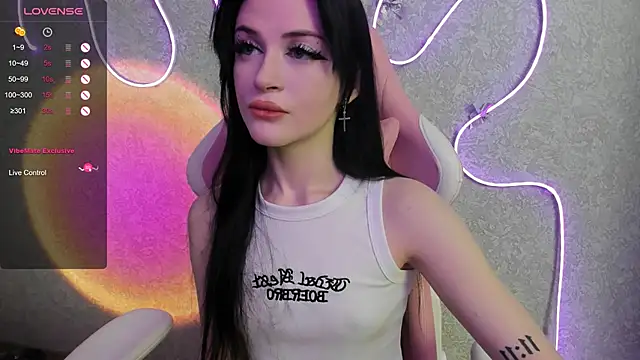 Molly Crystall online show from 21, 7, 2026