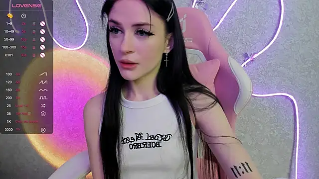 Molly Crystall online show from 27, 7, 2026