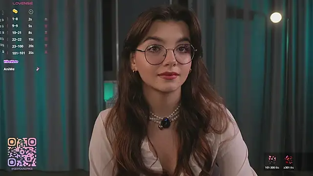 Snapshot of FlairEdgin chatting on 4, 12, 2025 FlairEdgin online show from 4, 12, 2025