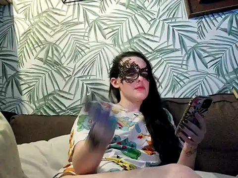 LexiSnowUK online show from 6, 3, 2025