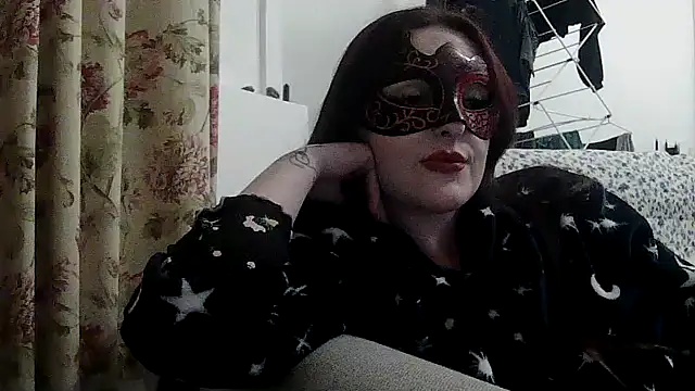 LexiSnowUK online show from 21, 4, 2026