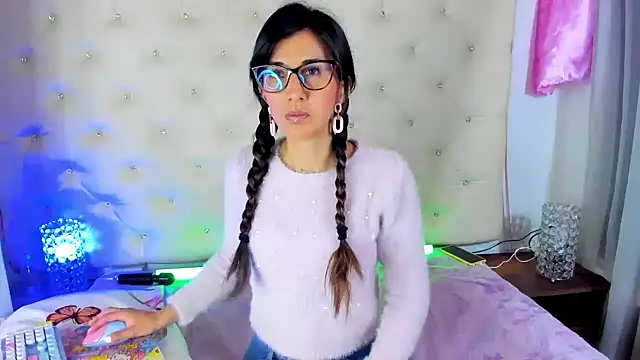  jade white  online show from 19, 2, 2025