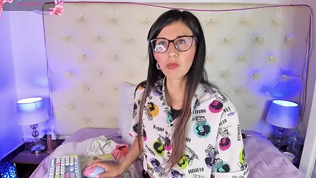  jade white  online show from 17, 3, 2025