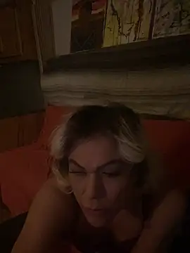 HoneyBdaQueen online show from 6, 12, 2024